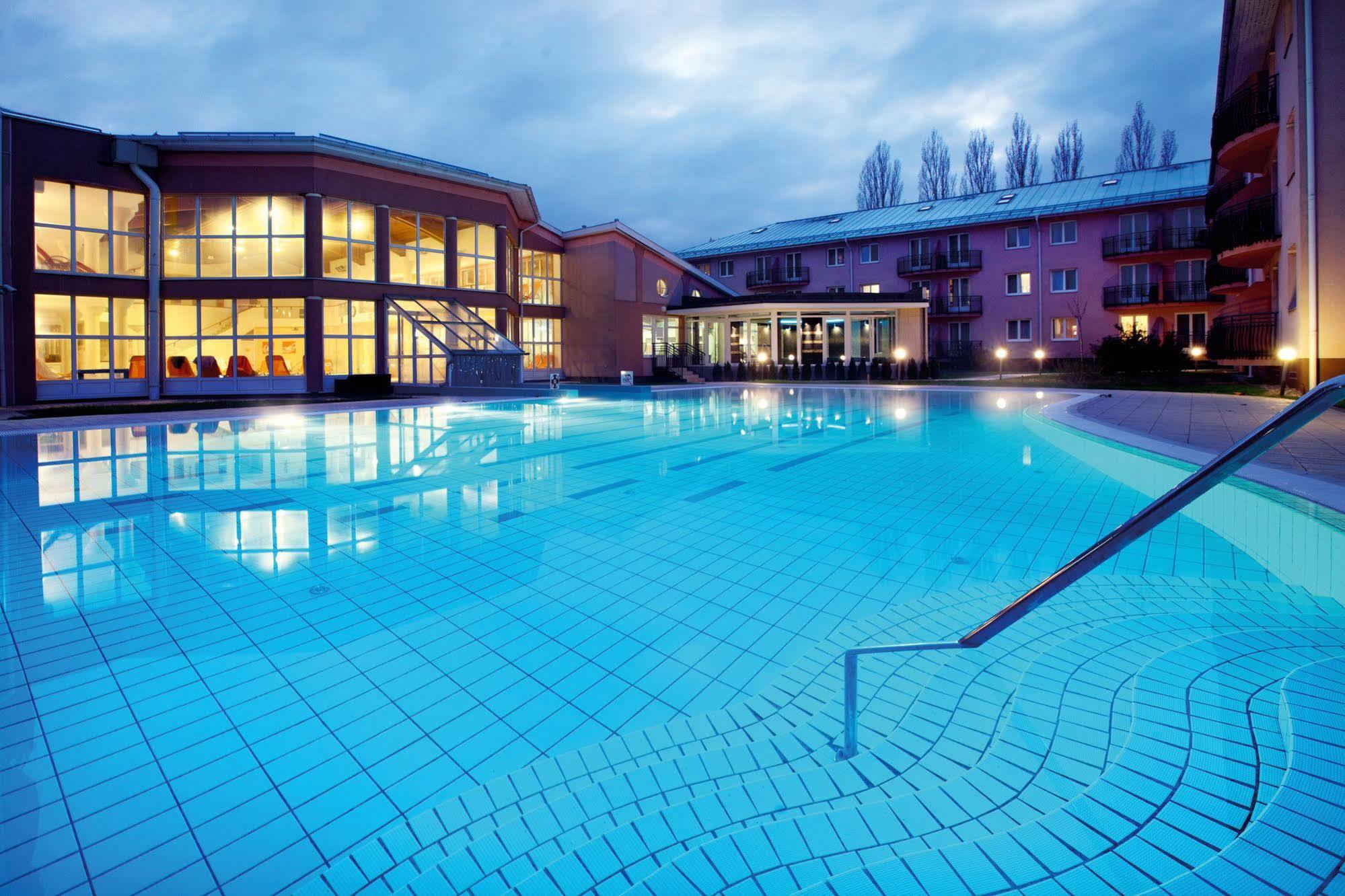 Hotel Europa Fit Heviz Exterior photo