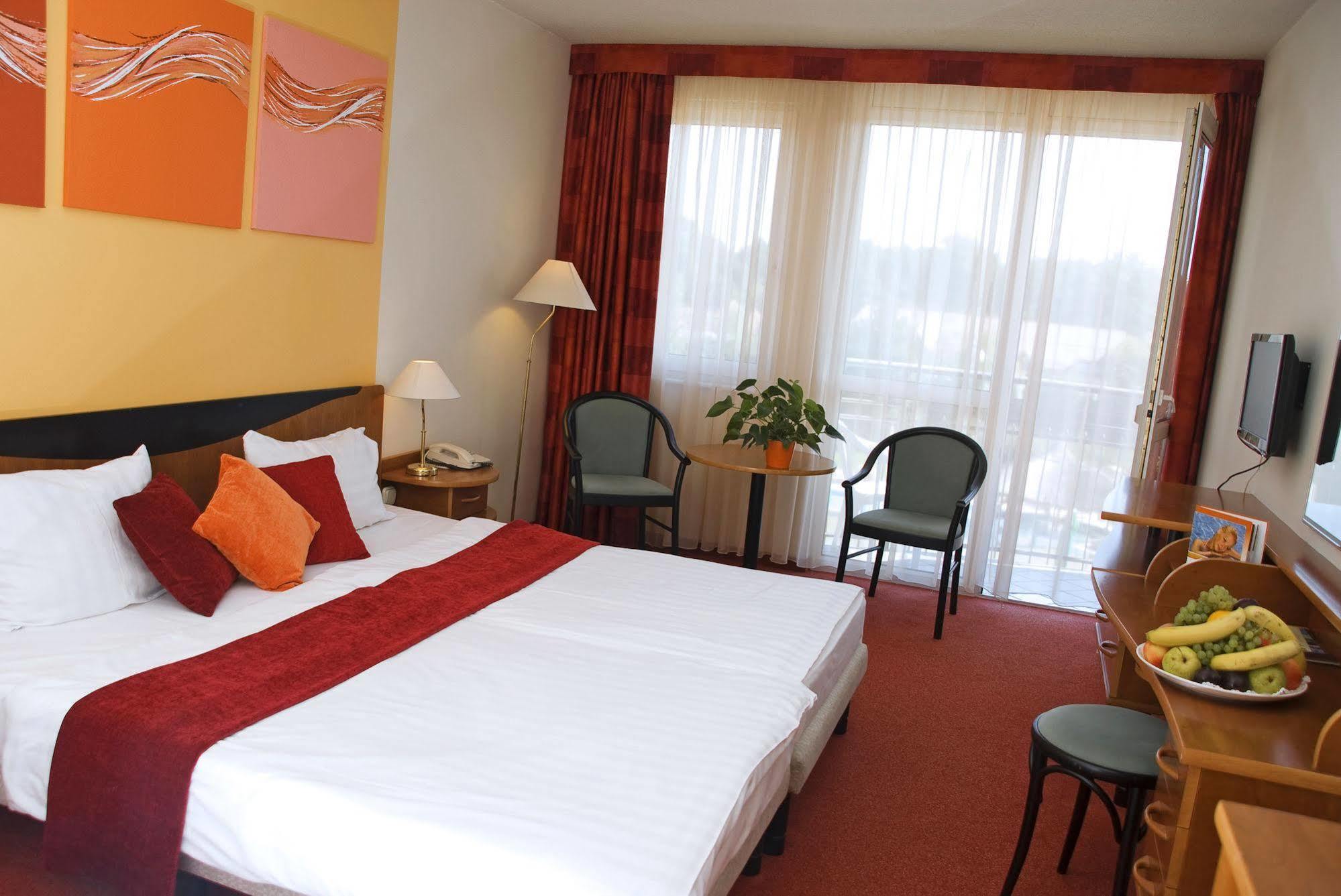 Hotel Europa Fit Heviz Exterior photo